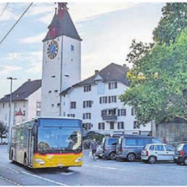 ÖV-Drehscheibe Bremgarten West? - Wann und wie oft Busse verkehren, gibt Anlass für Diskussionen. Bild: Archiv