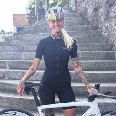 Verliebt in das Velofahren - Ihr Weg führte steil die Erfolgstreppe hoch. Debora Brunold, die einst in Niederwil und Zufikon wohnte, verdient mit Velofahren ihren Lebensunterhalt. Bild: spr