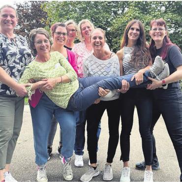 Gut besuchte Anlässe - Sie organisierten dieses Jahr mit viel Herzblut den Ferienpass: (v. l.) Sonja Ryser, Sylvia Koch, Nadia Kälin, Nadine Lang, Claudia Steinmann, Tamara Nussbaumer, Cornelia Ingold und Caroline Markwalder. Bild: zg