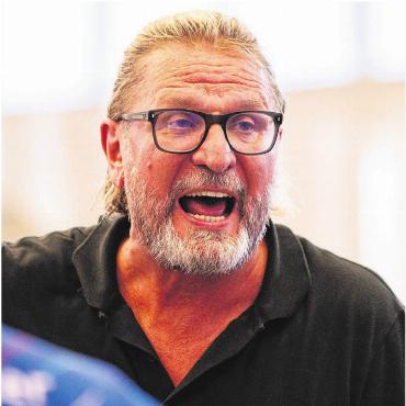 Totalausfall – weisse Weste weg - Trainer Alex Milosevic wurde laut in Luzern, gebracht hat es nicht viel. Nun will sich die SG Wohlen Mutschellen gegen Leader Stans II rehabilitieren. Bild: Archiv