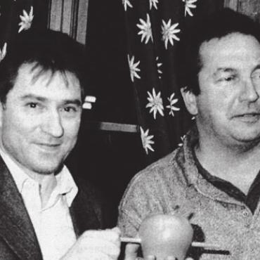 Wilhelm Tell kehrt zurück - Regisseur Peter Voellmy (rechts) und Präsident Peter Glanzmann freuen sich auf die nächsten Tellspiele in Hägglingen. Bild: Archiv