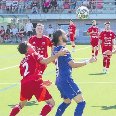 Trotz allem gefeiert - Leon Alimi (links) gegen Wohlens Kaan Yilmaz. Beim Blitzturnier kam es auch zum Freiämter Derby.