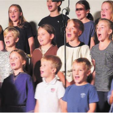 Josef und seine Brüder auf die Bühne - Die Kinder proben fleissig für die beiden Auftritte. Sie freuen sich riesig auf die beiden Auftritte. Bild: zg