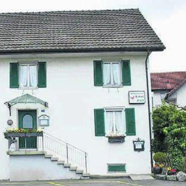 Weiter auf Poulet spezialisiert - Das Joner Restaurant Litzi öffnet am Mittwoch wieder seine Tür. Bild: zg