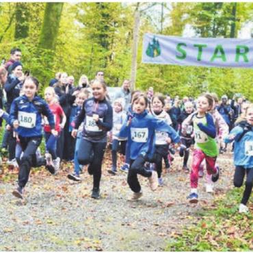 Mit modernen Streckenplänen - Der Kinderlauf – hier beim Start im Vorjahr – ist nach wie vor beliebt.