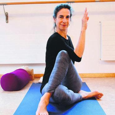 Zurück zum Wesentlichen - Susanne Pieper ist sich sicher: «Durch Yoga wird man achtsamer im Umgang mit sich selbst.» Bild: Sabrina Salm