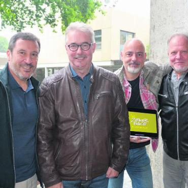 Wieder kompakt im Dorf feiern - Sie planen intensiv am «Zufiker Fäscht»: (v. l.) Giovanni Soricelli, Daniel Juchli, Andy Juchli und Renato Rocchinotti. Bild: Roger Wetli