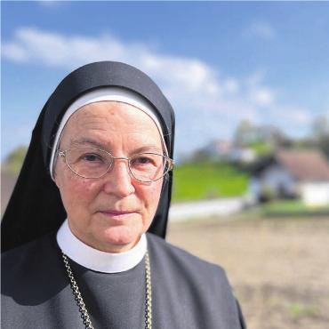 Goldenes Jubiläum - Die Äbtissin Angelika Streule fühlt sich im Kloster Hermetschwil auch nach 50 Jahren wohl und daheim. Bild: zg
