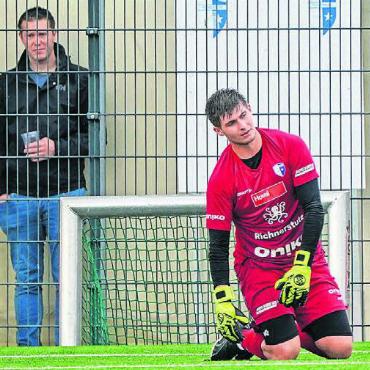 Die Alarmglocken läuten - Enttäuscht: FCW-Goalie Joel Bonorand nach seinem groben Schnitzer.