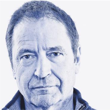Schachnovelle im Kellertheater - Walter Sigi Arnold liest im Kellertheater. Bild: zg