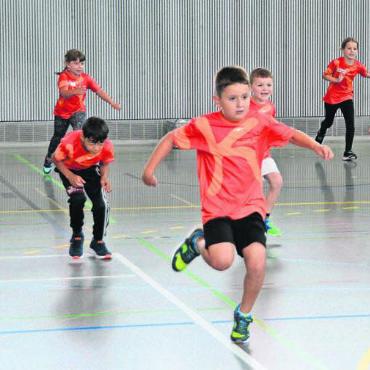 Viel Spass an der Bewegung - Das Kinder-Camp bietet Sport, Konzentration und viel Freude.