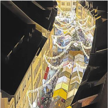 Bremgarten verzaubert - Die angebotenen Besichtigungen des Spittelturm waren gut besucht. Neben einer tollen Führung genoss man auch die grandiose Aussicht auf den Lichterglanz.
