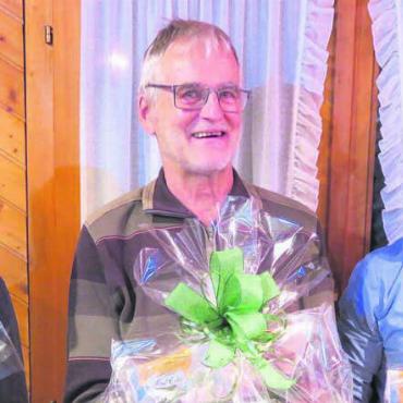 Urs Zimmermann in Bestform - Die Gewinner des Saustichs (v. l.): Alfred Hunziker, Urs Zimmermann und Tiago Teixeira. Bild: zg