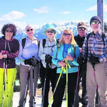 Im Glaubenberg unterwegs - Die Turngruppe Zufikon genoss das grandios sonnige Wetter. Bild: zg