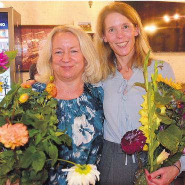 Zwei Frauen gewählt - Sie ziehen Anfang Jahr in den Widener Gemeinderat ein: Louisa Springer (links) und Susanne Gygax. Bild: rwi
