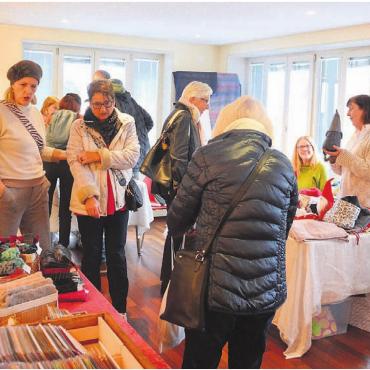 Besinnlich und regional - Der Bürgisserhus-Märt wurde gut besucht. Bild: rwi
