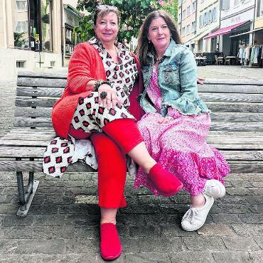 «Biggi weiss alles» - Biggi Winteler (l.) und Corinna Sorg übernehmen die Verantwortung beim Verein der Altstadtfachgeschäfte. Bild: Marco Huwyler