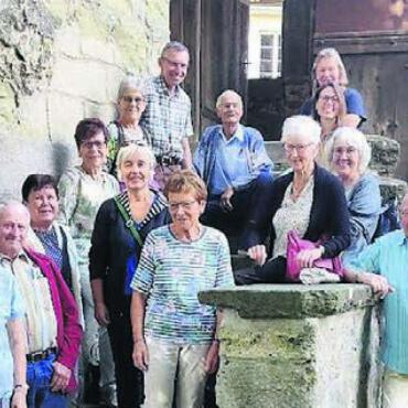 Wein, Schiff und Glas - Der Kirchenchor auf der zweitägigen Vereinsreise in der Romandie. Bild: zg