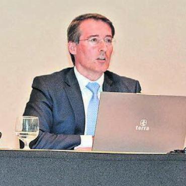 Gemüter sind noch immer erhitzt - Gemeindeammann Ilias Läber führte durch die «Gmeind». Bild: sab