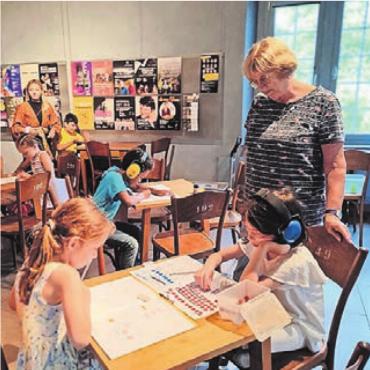 Hilfe unter Generationen - Marianne Kistler ist einmal wöchentlich an der Schule im Einsatz. wöchentlich an der Schule im Einsatz. Bild: gsp