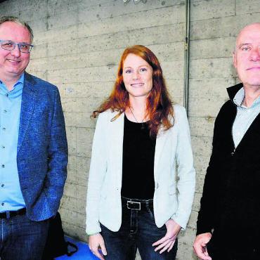 Einschränkungen verhindern - Sie stellten sich den Fragen der Bevölkerung: (v. l.) Martin Schibli von den Waldburger Ingenieure, die Fisch-Bild: rwi