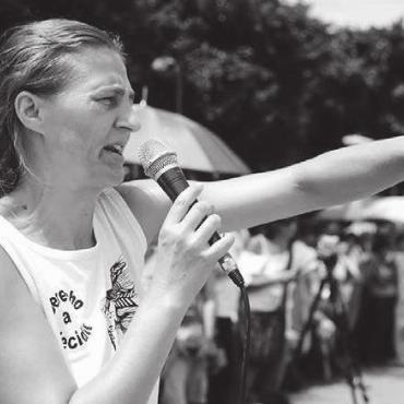 Ein Leben für Gerechtigkeit - Bea Huber bei einer öffentlichen Veranstaltung in Matagalpa zum Recht auf Abtreibung.