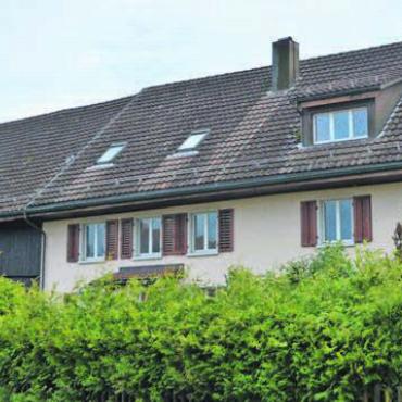 Gemeinschaftsgefühl erzeugen - Dieses alte Bauernhaus wird einem Mehrgenerationenhaus weichen.