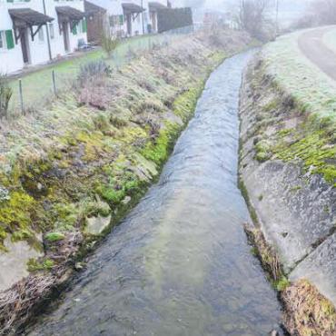 Renaturierung als nächster Schritt - Der Flaschenhals nach der Mattenhofbrücke. Eine Renaturierung soll folgen.