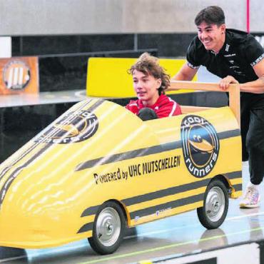 Grandios gestartet - Die Sportler Sven Reich (links) und Joshua Eichenberger hatten grossen Spass.