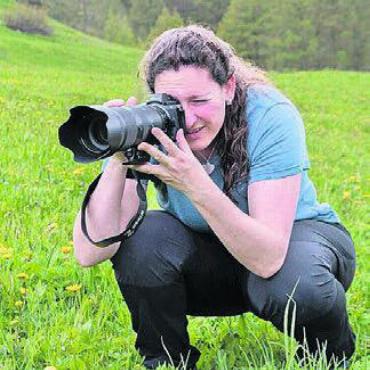 Spürbare Emotionen - Die Fotografin in ihrem Element: Sarah Bellwald arbeitet meist in der Natur.