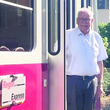 Nächster Halt: Ruhestand - An seinem letzten Arbeitstag fuhr Urs Schlittler seinen Lieblingszug. Bild: zg