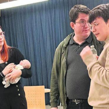 Angriff auf die Lachmuskeln - Seit November wird fleissig geprobt. Bild: Archiv