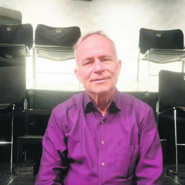 Eine ganz spezielle Rolle - Hans Jörg Gygli interagiert heuer zuweilen auch mit dem Publikum. Bild: huy