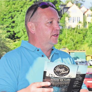 Obertor-Haltestelle muss bleiben - OK-Mitglied Stephan Troxler stellte die Höhepunkte vom Schlagerwahnsinn mit Reussfoodfestival vor.