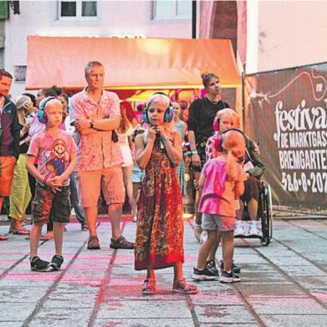 Bereit, um Charme zu versprühen - Auch die Kleinsten kommen beim Familienkonzert musikalisch auf ihre Kosten. Bild: Archiv