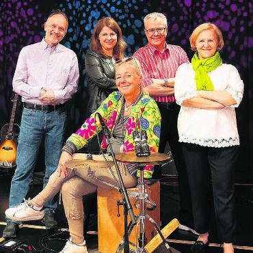 Geniessen mit Stil - Der qba-Vorstand hat wieder ein tolles Programm zusammengestellt: (von links) Michael Lang, Gioia Savoia, Susanne Portmann, Kornel Scherrer, Brigitte Marti. Es fehlen Erich Hüsser und Charly Stutz.