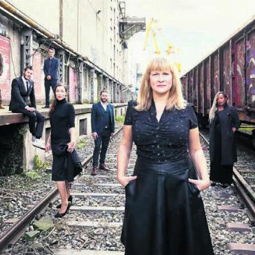 Unwiderstehlich groovende Sängerin - Nicole Bernegger tritt mit ihrer Band auf. Bild: zg