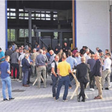 Erfolgreicher Austausch - Der Austausch war ein wichtiger Teil des Gewerbeanlasses in Schongau. Bild: zg