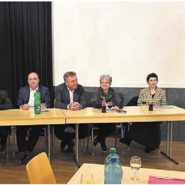 Stelldichein der Mitte - Ob auf regionaler, kantonaler oder nationaler Ebene – die Mitte Kanton Aargau traf sich in Boswil. Bild: zg
