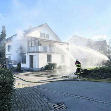Wertvolles Zeichen der Solidarität - Der Brand brach am Sonntag, 12. Januar, gegen 12.30 Uhr, aus. Die Feuerwehr war schnell vor Ort und konnte das Schlimmste verhindern.