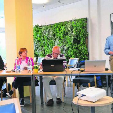 Senioren sollen sich wohlfühlen - Setzten sich für Seniorinnen und Senioren in Villmergen ein: von links Gemeinderat Fabian Lupp, Rita Stöckli, Präsidentin «Avanti 60 », Kommissionsmitglied Arnold Leuthold und Präsident Claudio Fischer. Bilder: Stefan Treier