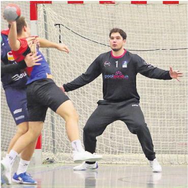 Gewonnen ohne Glanz - Dario Koch hielt die Hälfte der Schüsse, die auf das Freiämter Tor kamen. Er und Goaliekollege Janis Weber hatten grossen Anteil am Sieg der SGWM. Bild: jg