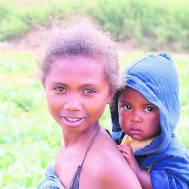 Gegen die totale Abhängigkeit - Ein Drittel der Bevölkerung Madagaskars leidet Hunger. Davon betroffen sind auch die Kinder. Bild: zg