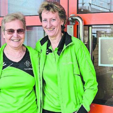 Alles für den Verein - Erika Dobler (links) und Martheli Borlat fühlen sich stark mit dem Turnund Sportverein Zufikon verbunden. Bild: rwi