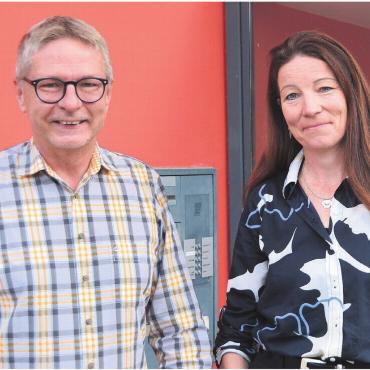 Betreuung bald in eigenen Händen - Gemeindeschreiber Uwe Krzesinski und Gemeinderätin Natascha Brunold sind überzeugt, dass die Betreuung ihrer Flüchtlinge jetzt wieder besser wird.
Bild: Roger Wetli