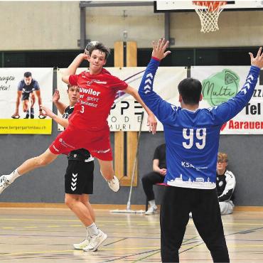 Spannung garantiert - Flügelspieler Elia Galizia und der TV Muri wollen mit den Heimfans im Rücken den nächsten Sieg einfahren. Bild: tvm