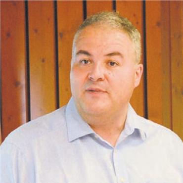 Ohne Strom gehen die Lichter aus - Gemeinderat Stefan Bieri freute sich über den gelungenen Info-Anlass.