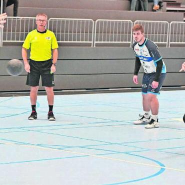 Remis zum Jahresende - Levi Wey (rechts) hatte mit sieben Treffern gewaltigen Anteil an Muris Aufholjagd. Bild: tvm