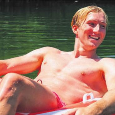Neuer Wettbewerb in und am Wasser - Während des Anlasses hat man die Gelegenheit, sich mit Andri Ragettli zu messen. Bild: zg