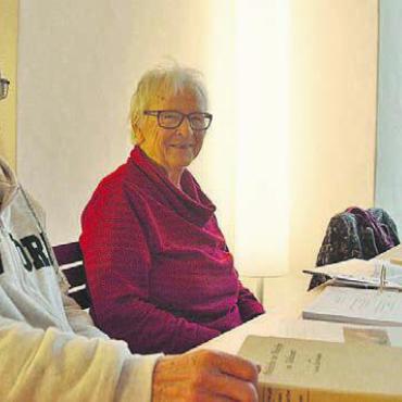 Fast 10 000 Personen erfasst - Im Gespräch entstehen immer wieder neue Ideen und Ansätze: Oskar Bürgisser und Rita Staubli. Bild: ake